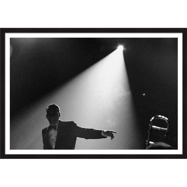 frank-sinatra-on-stage-framed-print