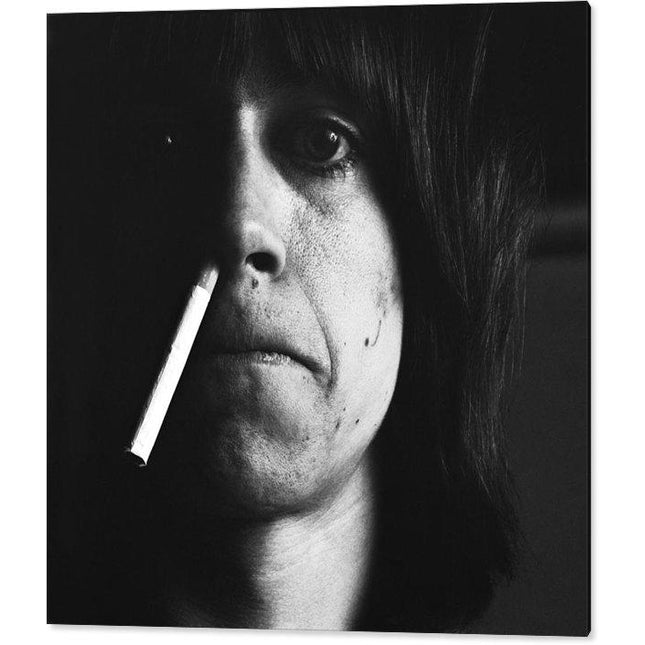 studio-portrait-of-american-rock-singer-iggy-pop