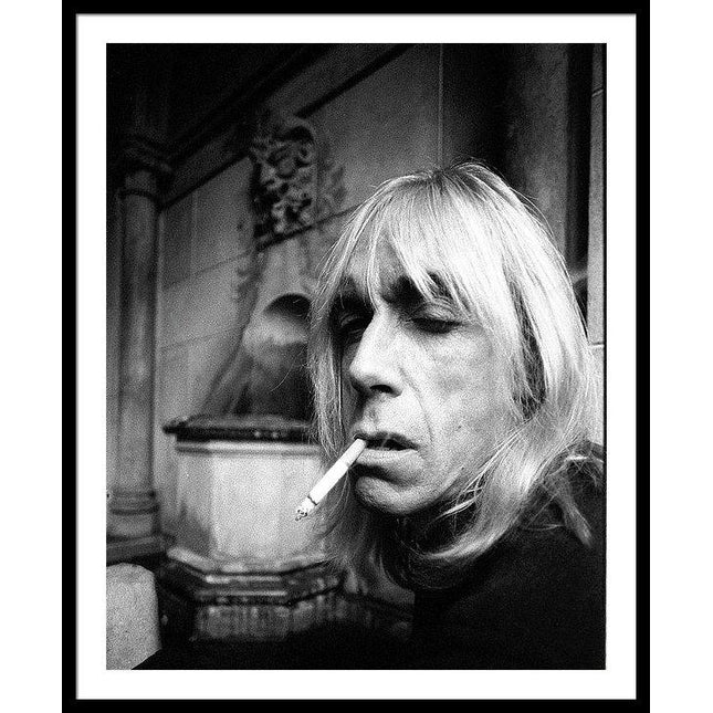 iggy-pop-portrait-at-chateau-marmont-hotel-in-los-angeles-2