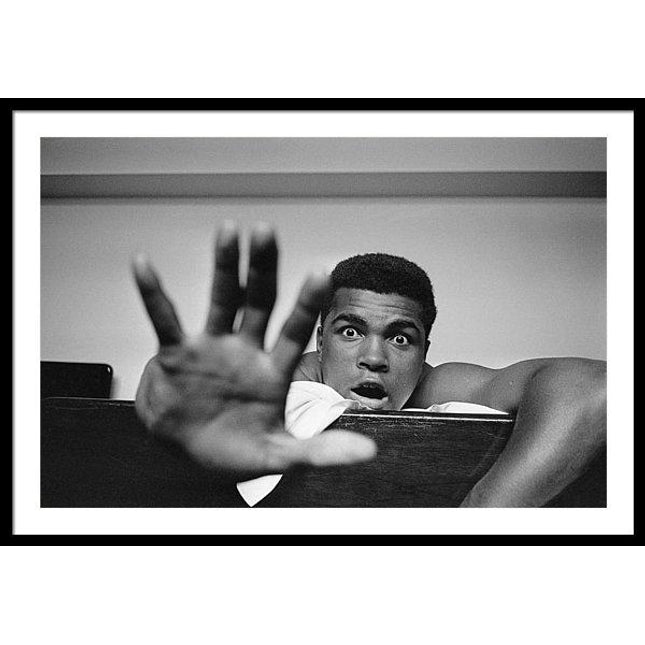 heavyweight-boxer-cassius-clay-give-me-five-framed-print