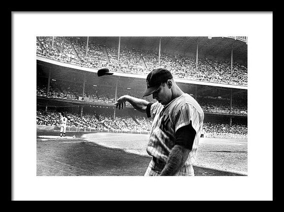 new-york-yankees-mickey-mantle-mlb-legend-baseball-framed-print