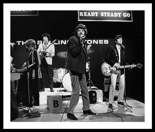 mick-jagger-keith-richards-performing-under-my-thumb