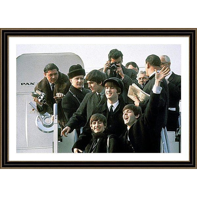 the-beatles-arrive-at-kennedy-airport-for-the-first-time-from-london