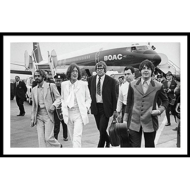 john-lennon-1940-1980-in-white-suit-and-paul-mccartney