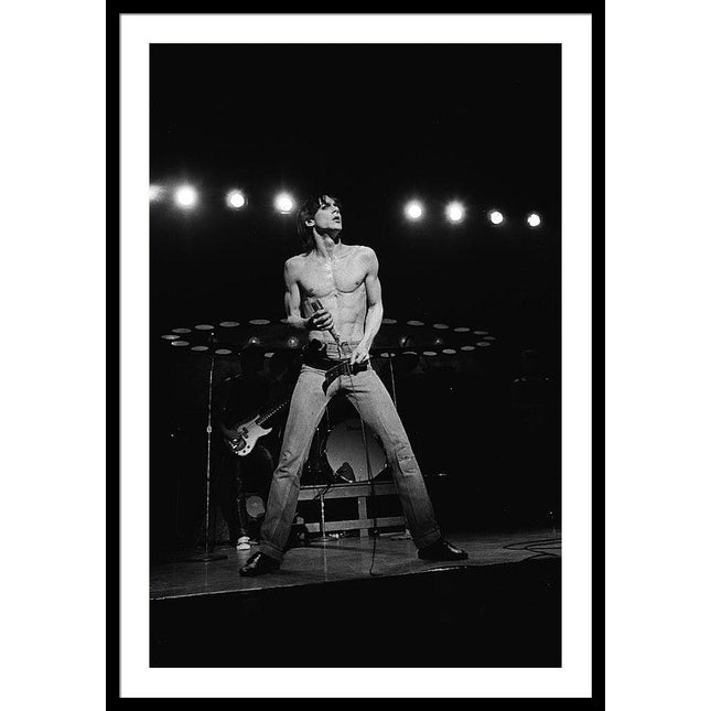 iggy-pop-performs-live-framed-print