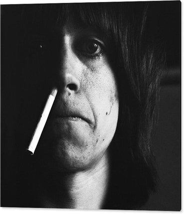 studio-portrait-of-american-rock-singer-iggy-pop