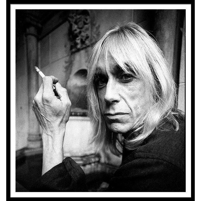 iggy-pop-portrait-at-chateau-marmont-hotel-in-los-angeles-1