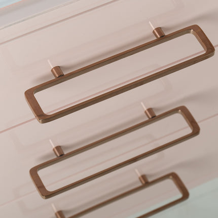 lee-chest-dusty-pink-lacquer