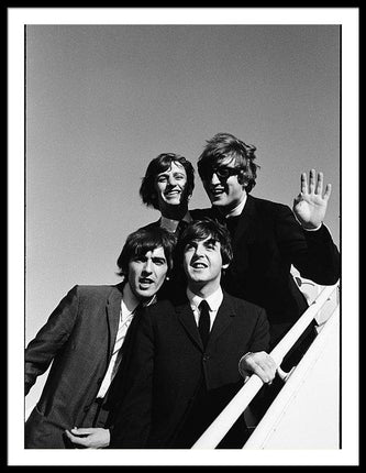 the-beatles-arriving-at-los-angeles-airport-on-2nd-us-tour