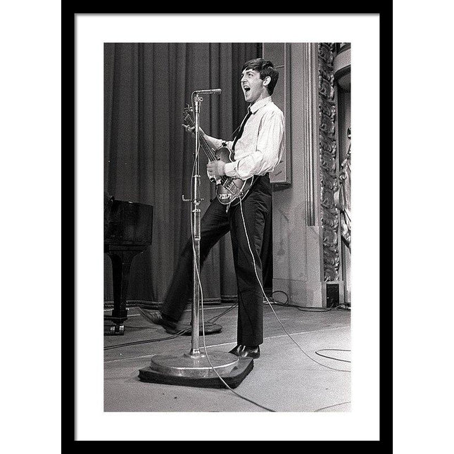 paul-mccartney-of-the-beatles-pop-group