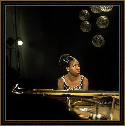 photo-of-nina-simone-framed-print