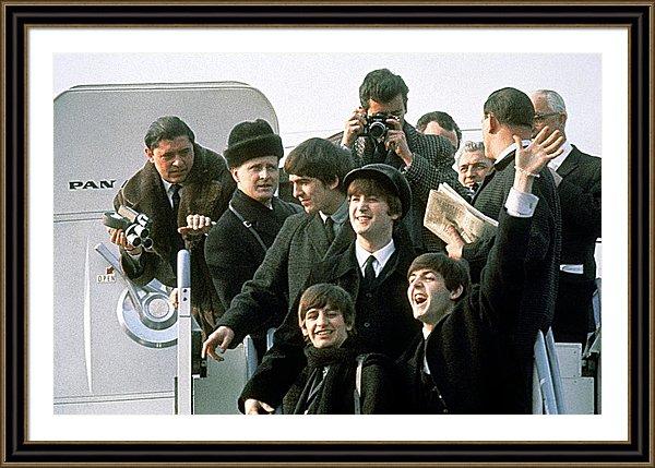 the-beatles-arrive-at-kennedy-airport-for-the-first-time-from-london
